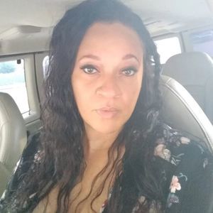 Meet your Posher, Royla